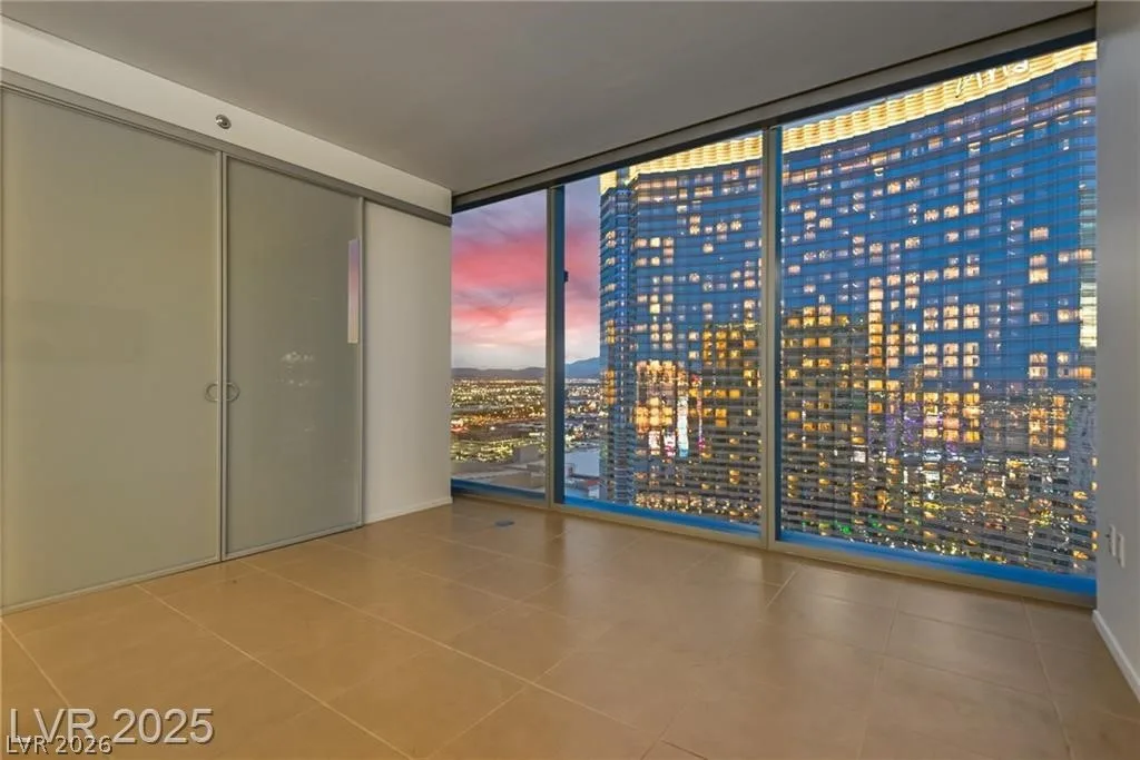 3726 Las Vegas Boulevard 2702 — photo 2