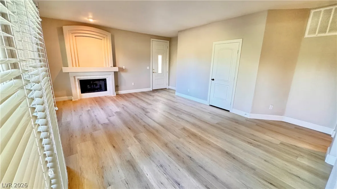 7605 ROLLING VIEW Drive 101 — photo 3