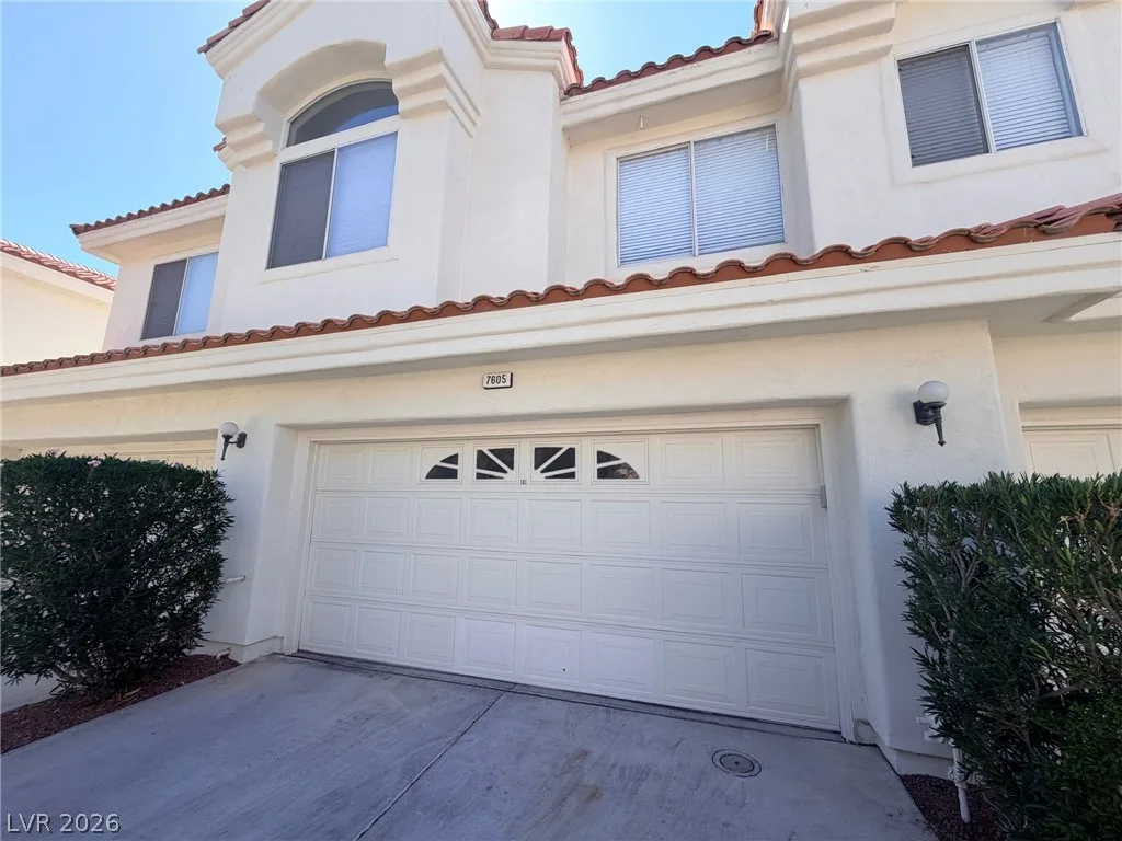 7605 ROLLING VIEW Drive 101 — photo 5