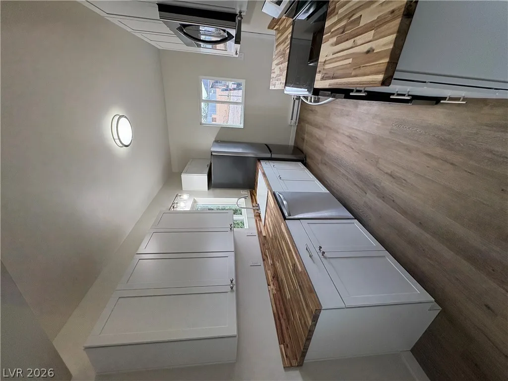 23 Avenue F — photo 4