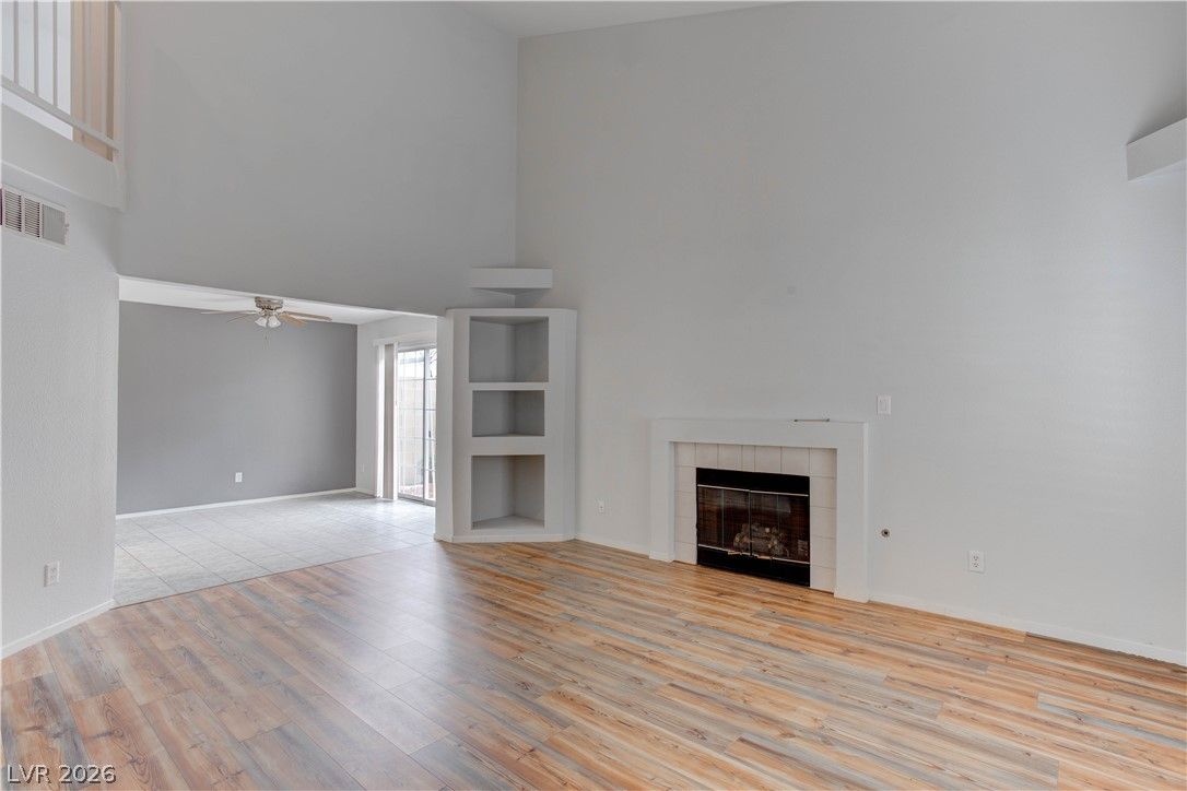 690 Ambling Gait Avenue — photo 2