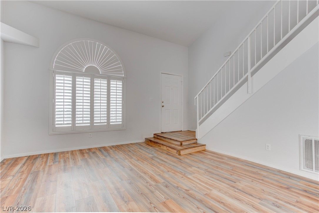 690 Ambling Gait Avenue — photo 4