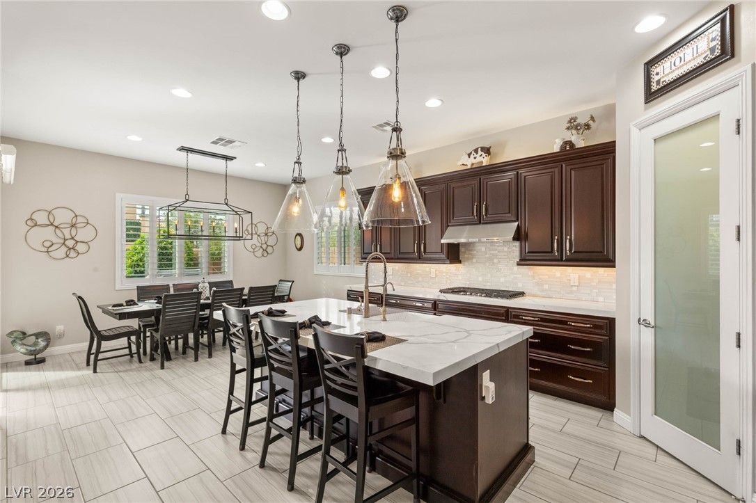 10843 Irving Park Avenue — photo 4 of 34