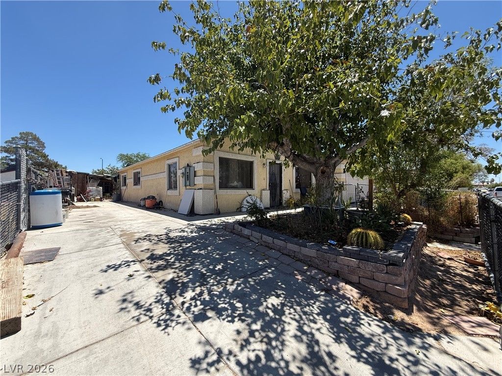 4202 Paramount Street — photo 3 of 31