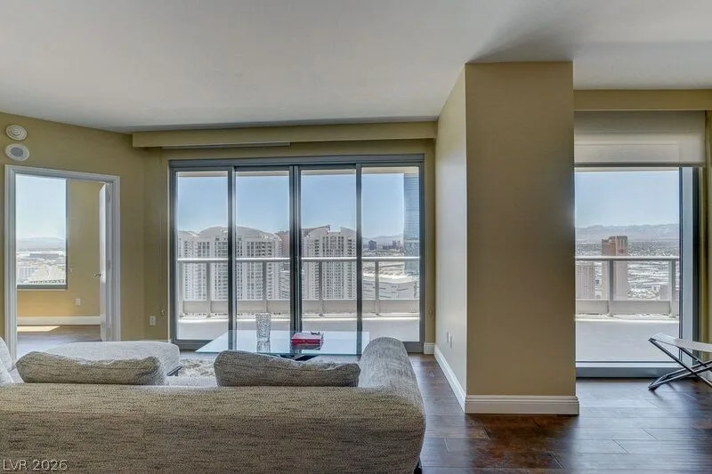 222 KAREN Avenue 3805 — photo 2
