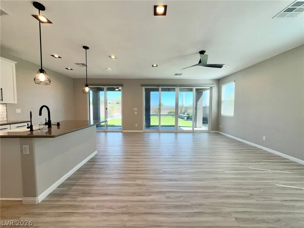 4442 Frias Falls Avenue — photo 4