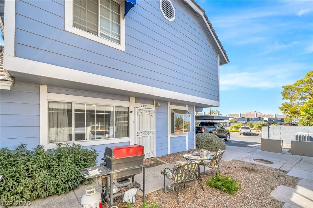 5821 Medallion Drive 102 — photo 2