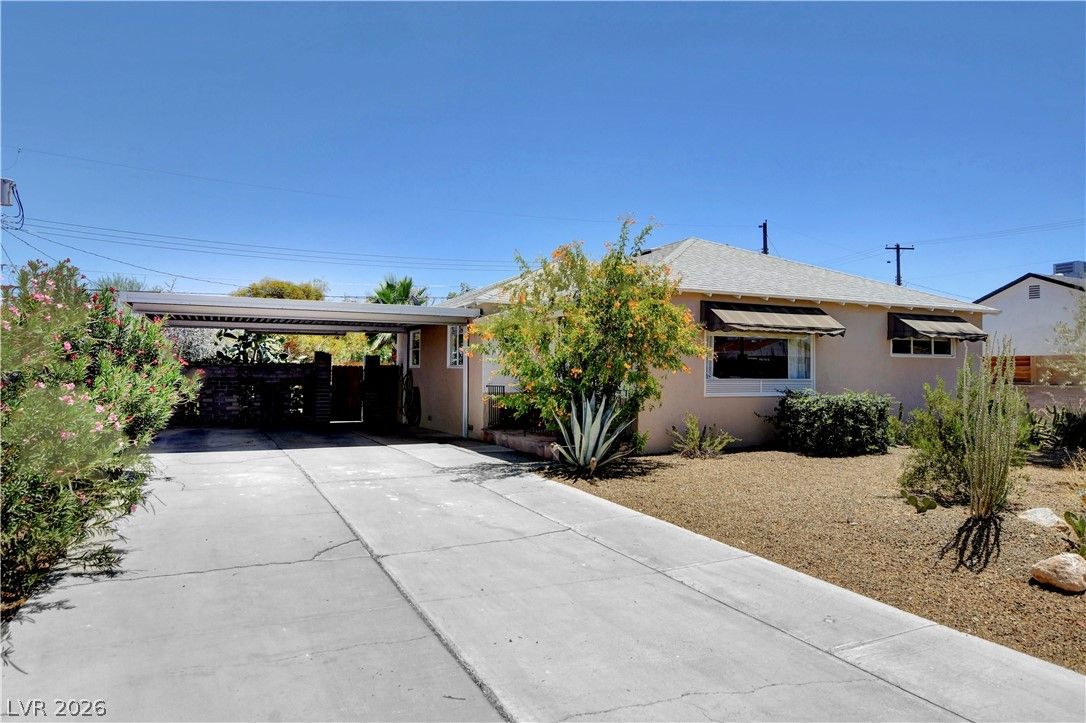 1349 Douglas Drive — photo 1