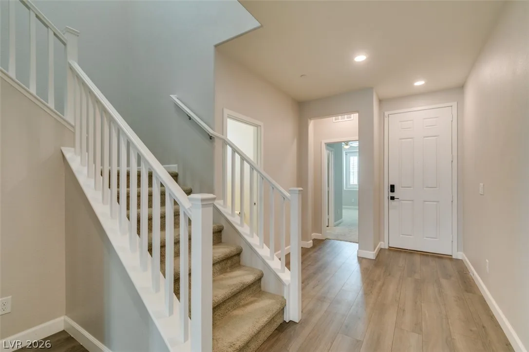 2208 Valdina Street — photo 3 of 31