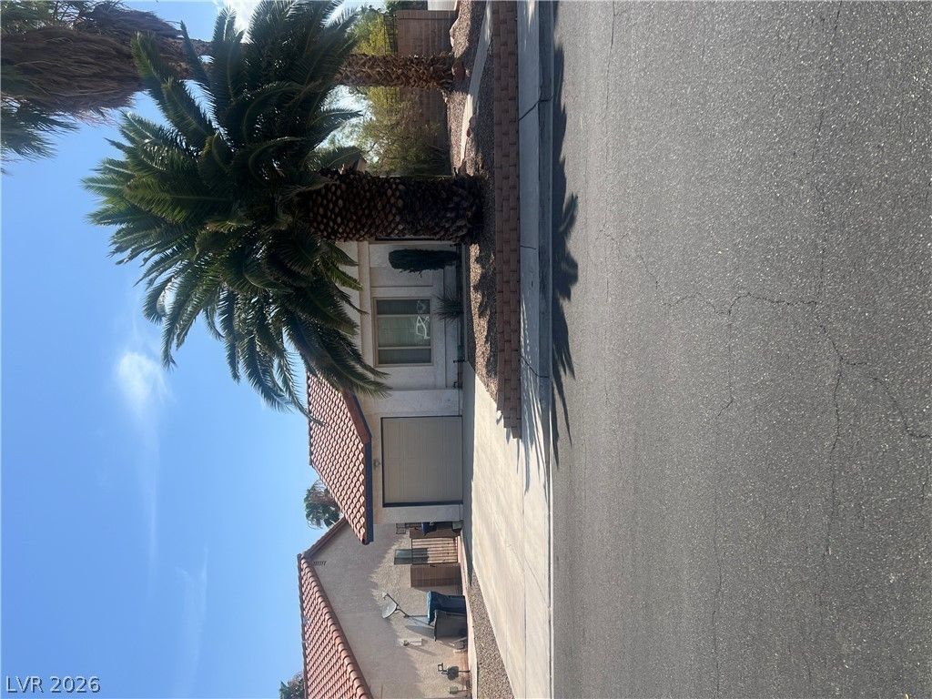 362 Manzanita Street — photo 2 of 4