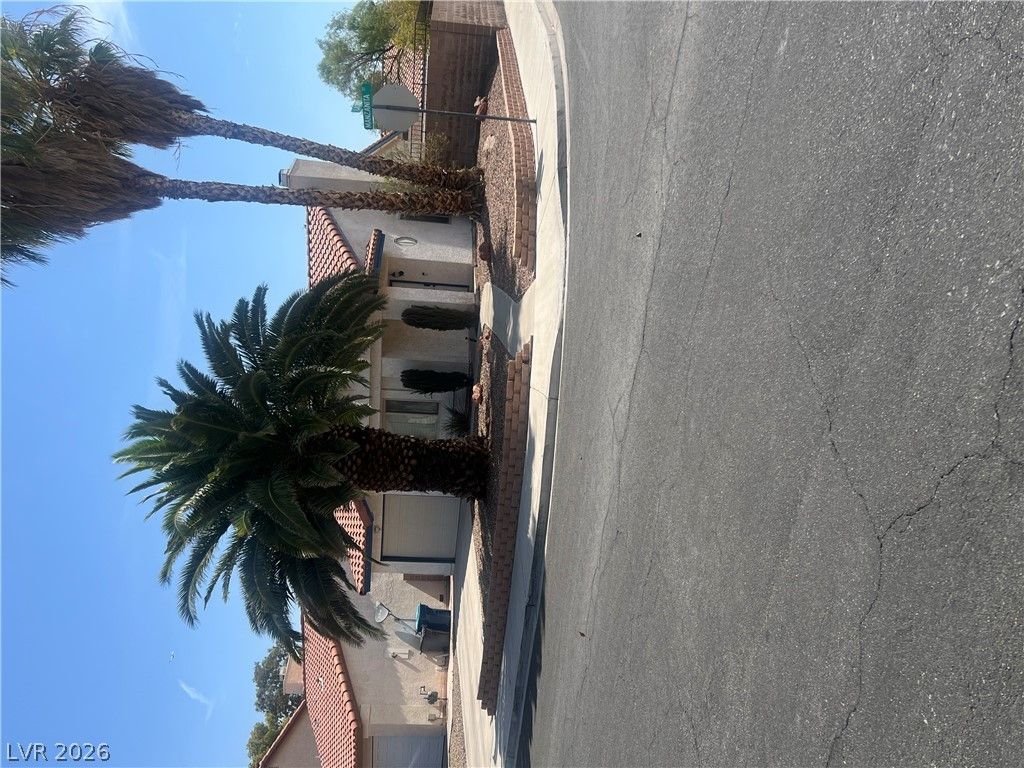 362 Manzanita Street — photo 4 of 4