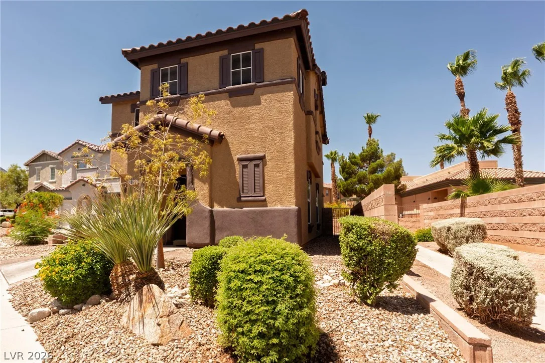 1077 Paradise Coach Drive — photo 2