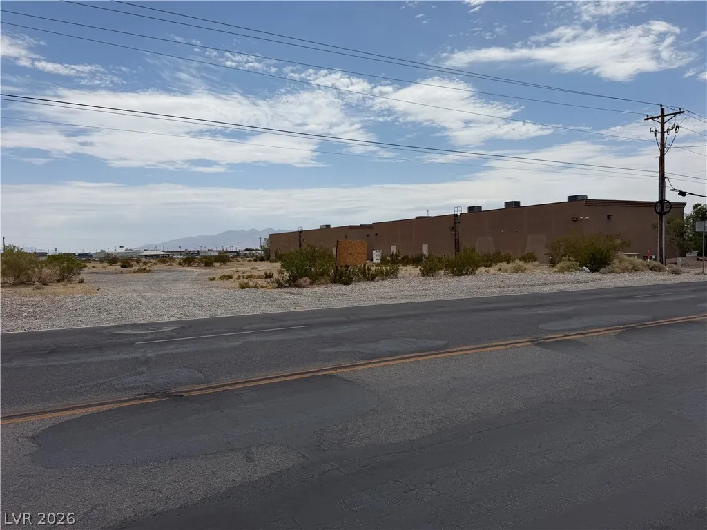 1571 East Basin Avenue — photo 4 of 9