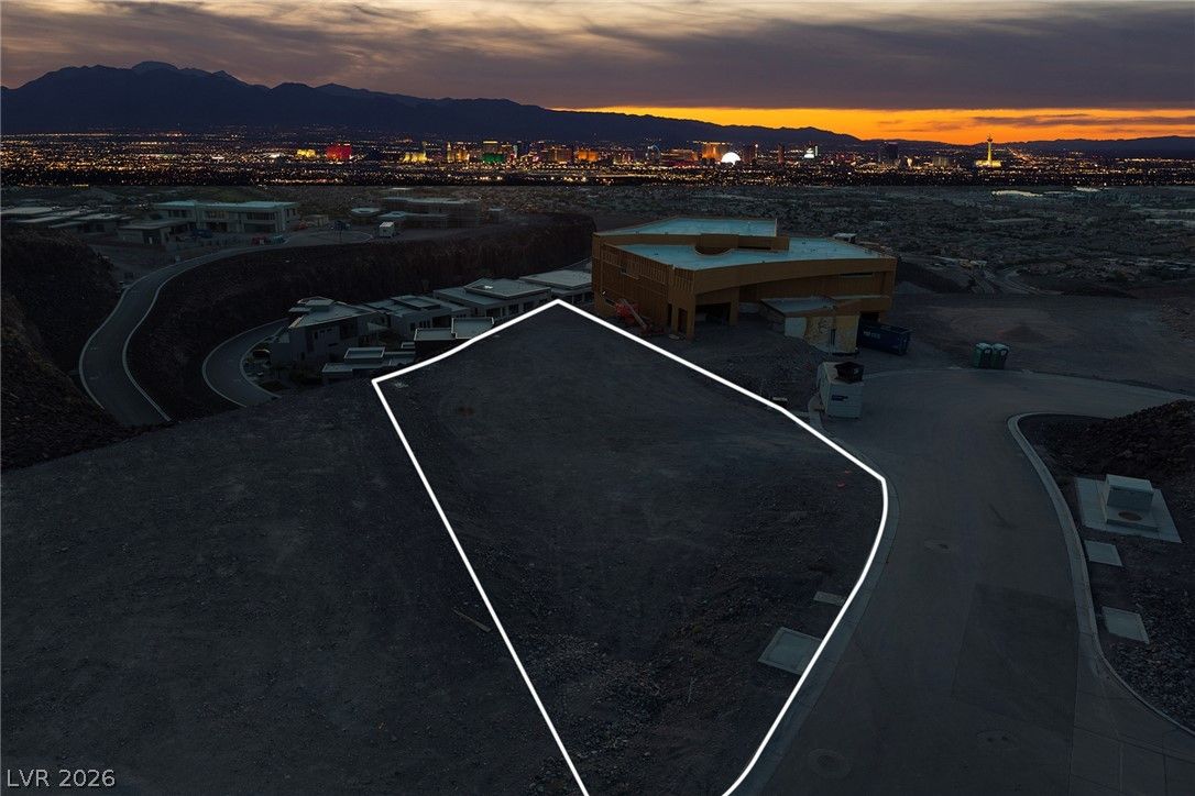 487 Rock Peak Drive — photo 3