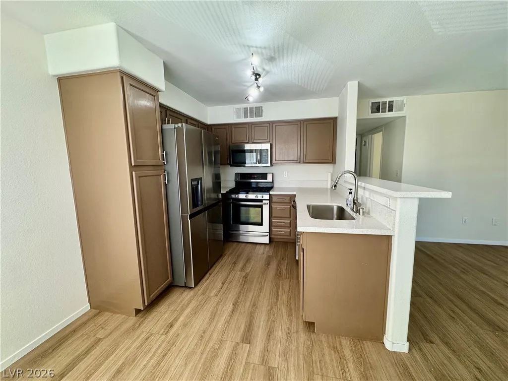 3060 Casey Drive 204 — photo 2