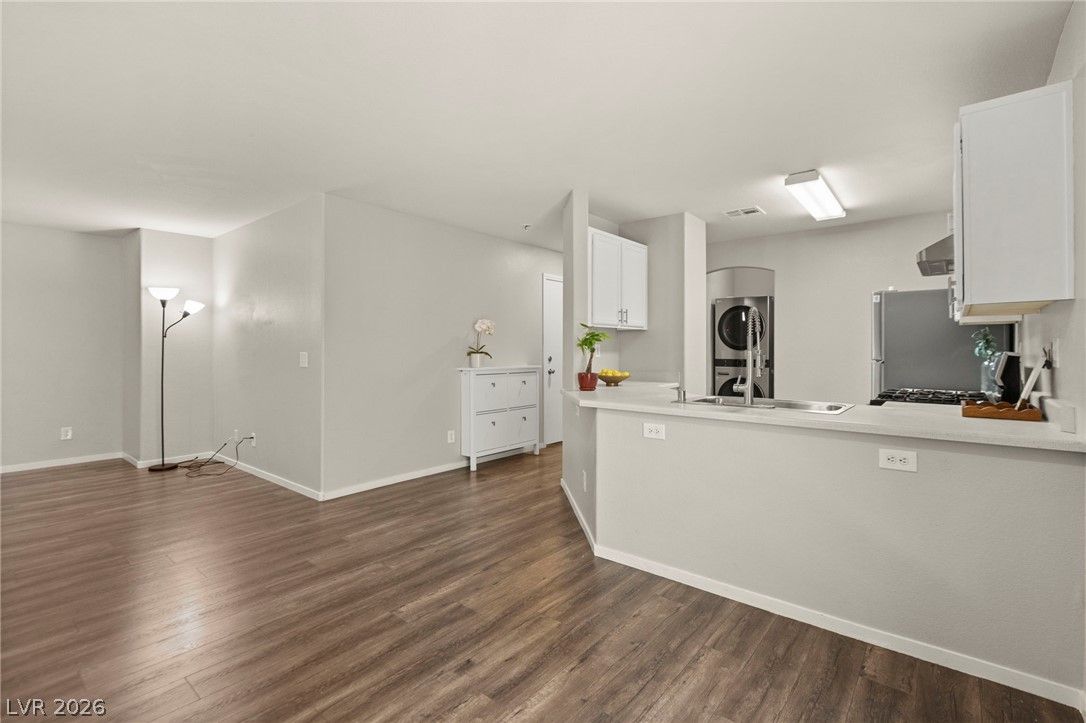 9929 Fragile Fields Street — photo 5 of 27