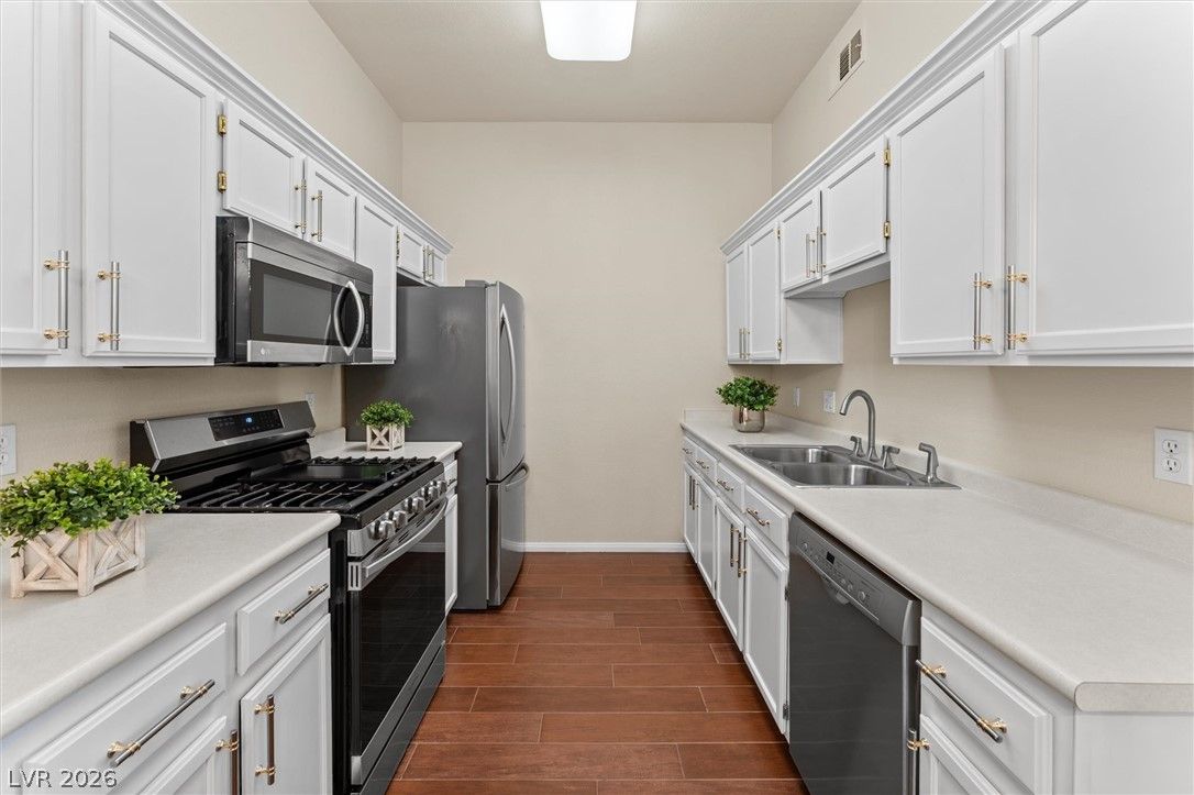 700 Carnegie Street 812 — photo 4
