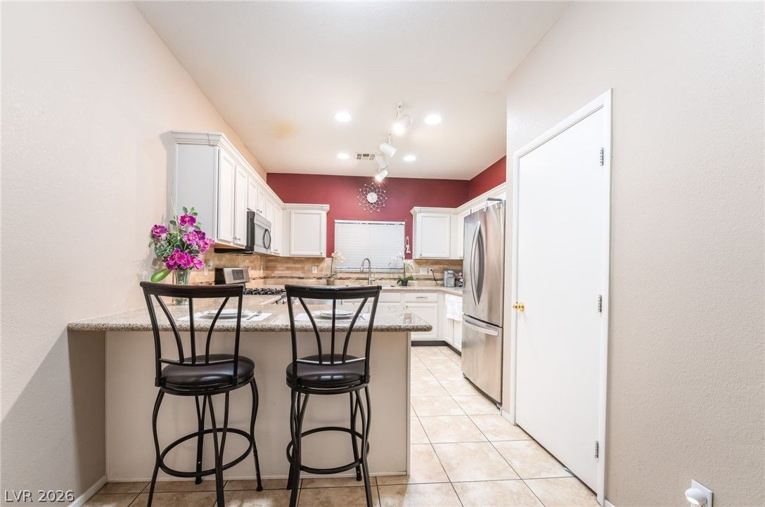 5113 Mambo Vista Avenue — photo 2