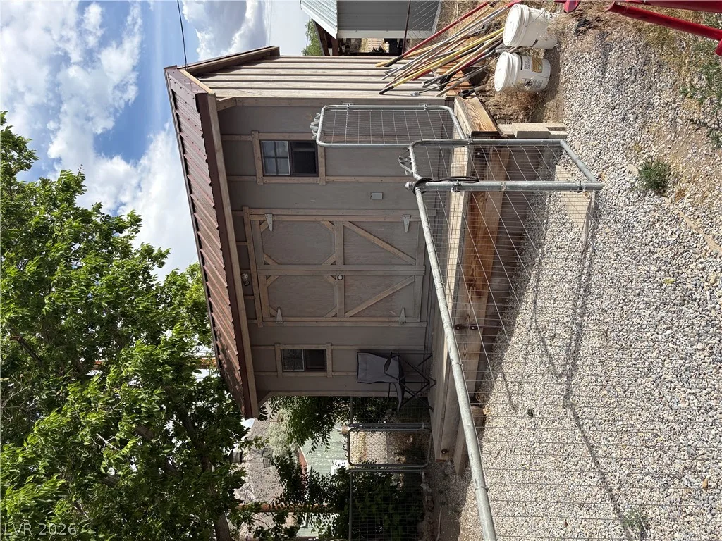 6 North Third Street — photo 2 of 2