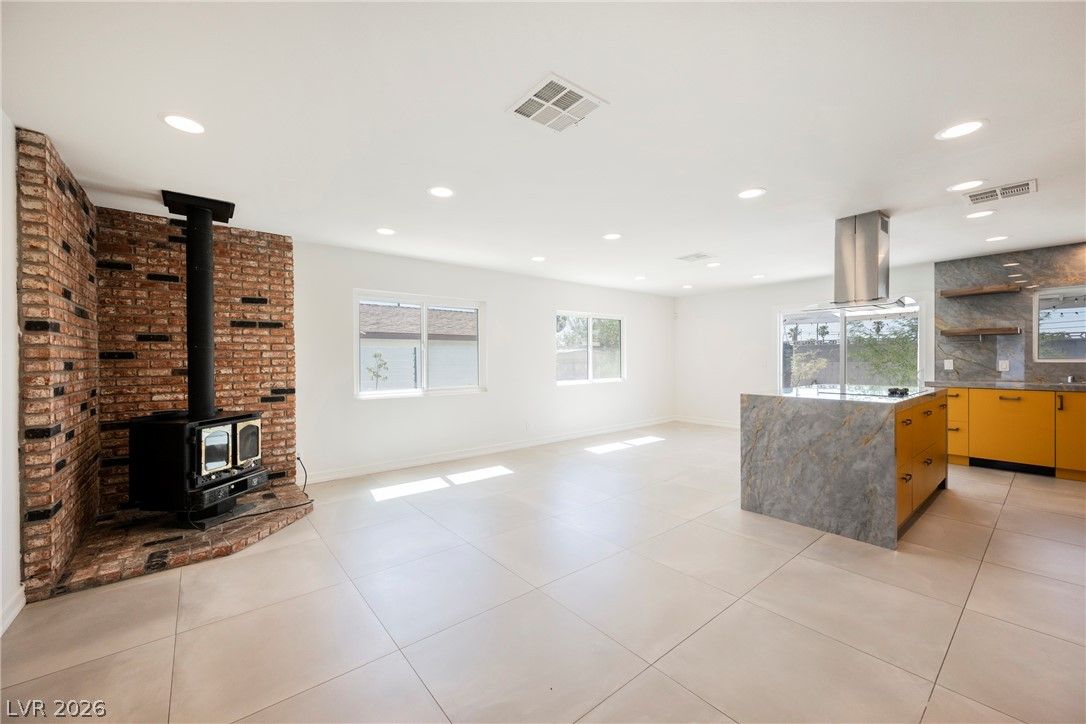 4521 Exposition Avenue — photo 4 of 27