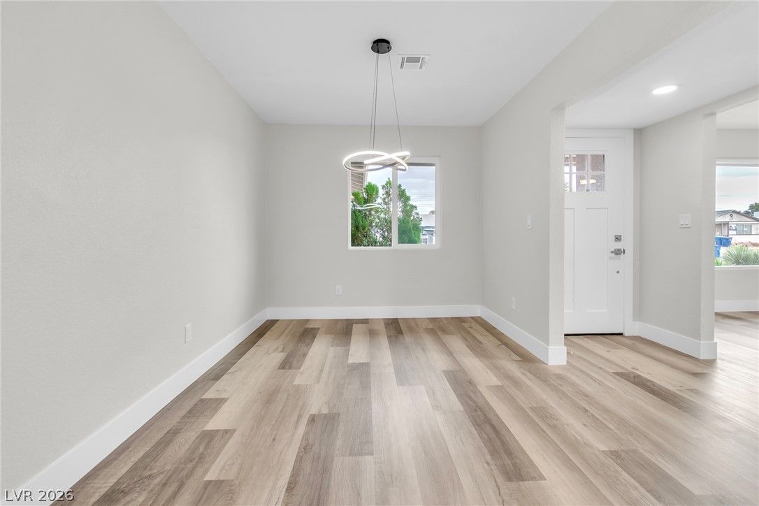 4424 Ash Avenue — photo 3