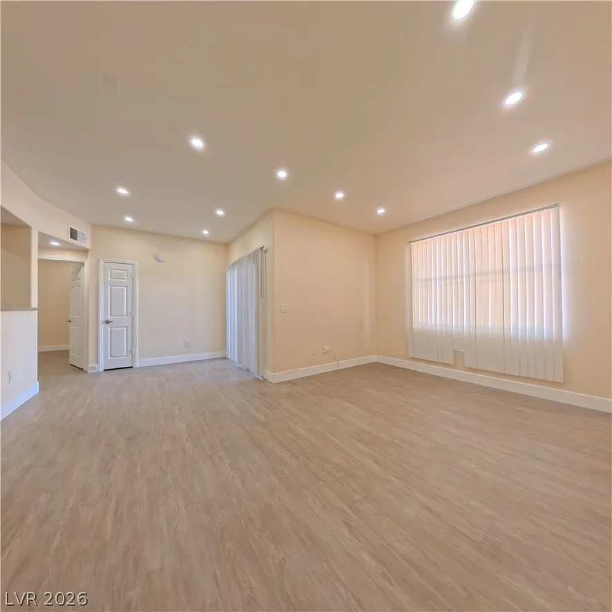 8000 Badura Avenue 1092 — photo 2