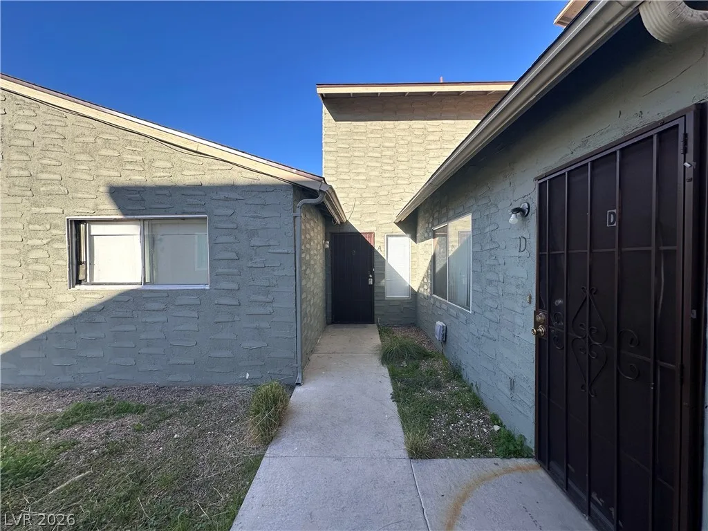 5227 Greene Lane — photo 2