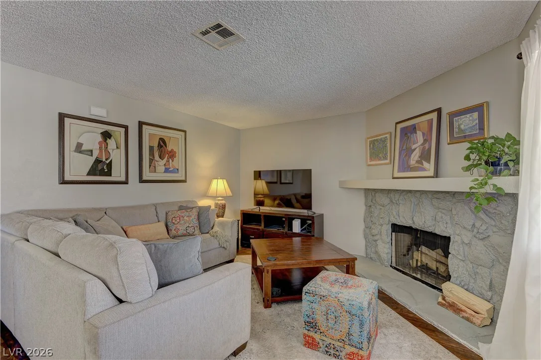912 Falconhead Lane 201 — photo 3 of 13