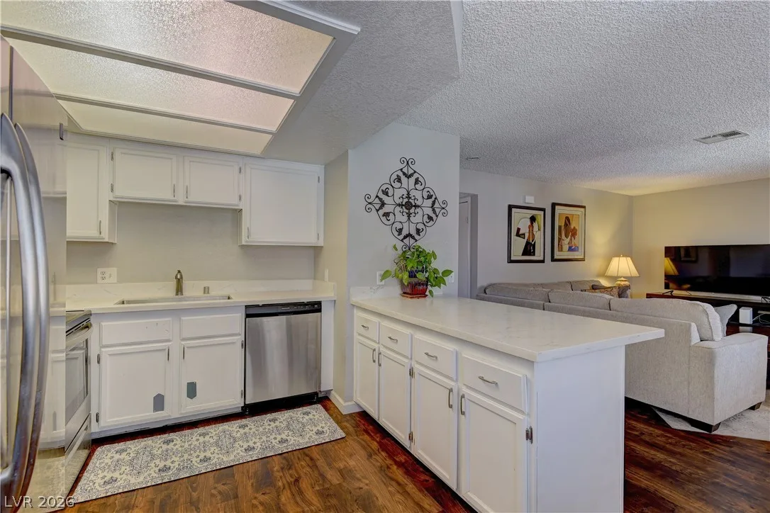 912 Falconhead Lane 201 — photo 5 of 13