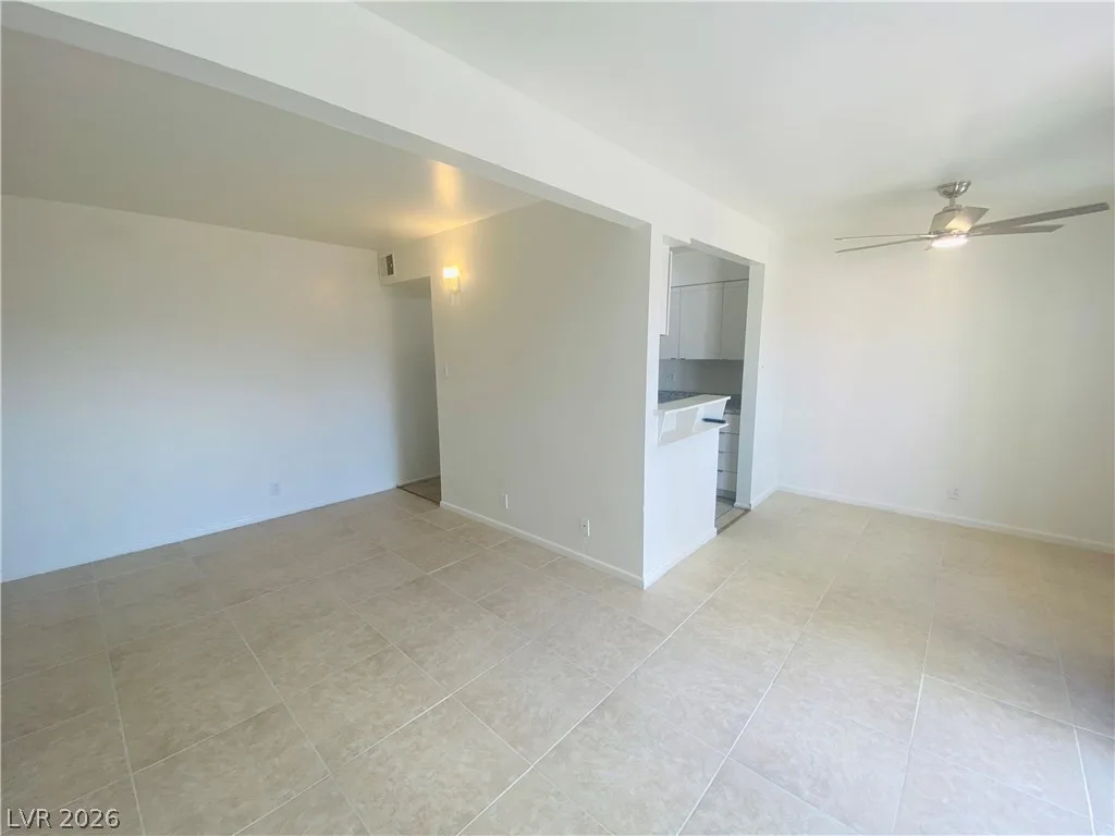 3762 Royal Crest Street 6 — photo 3