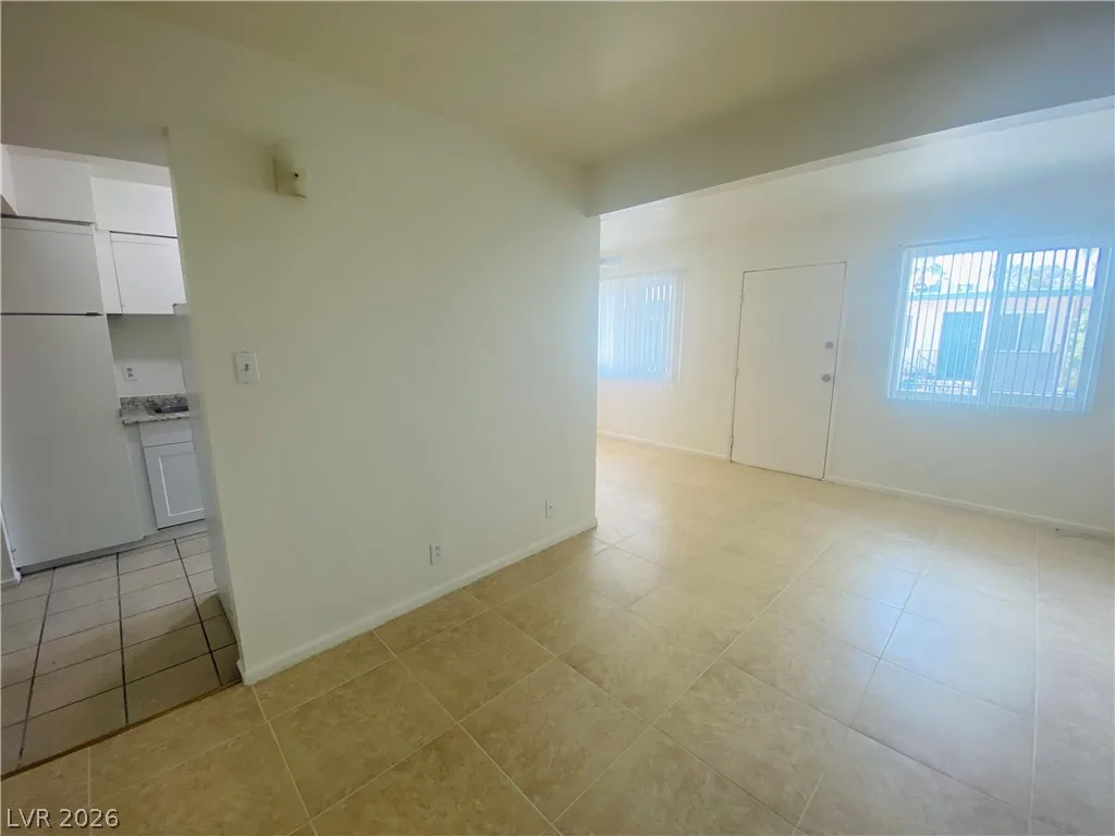 3762 Royal Crest Street 6 — photo 4