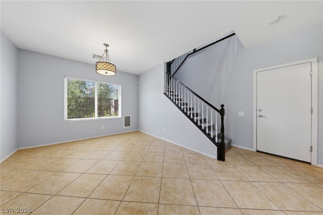 2632 Chateau Clermont Street — photo 4