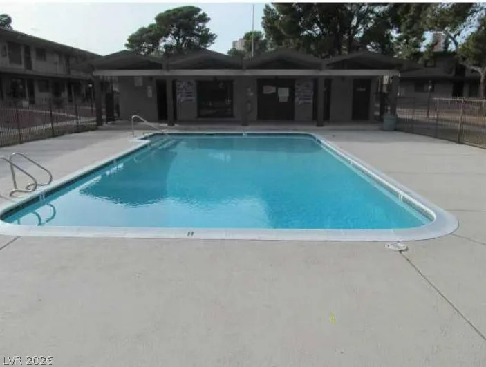 3720 Royal Crest st Street 14 — photo 2