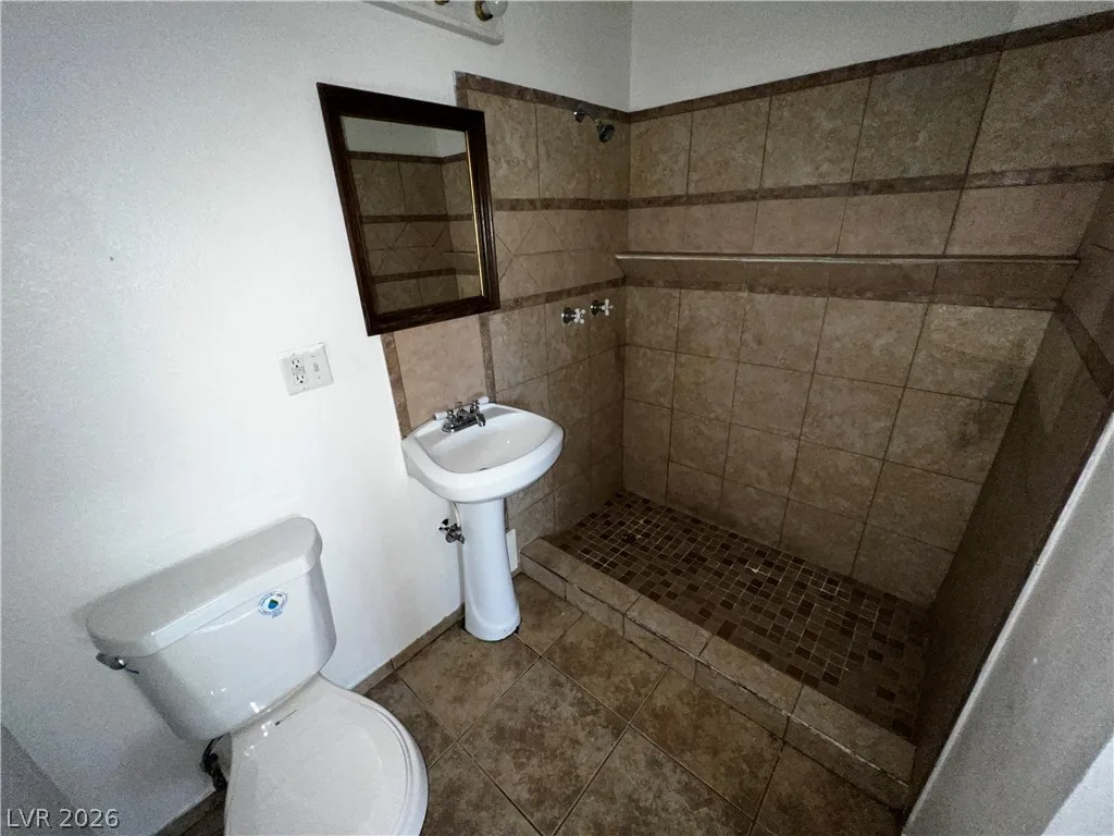 3720 Royal Crest st Street 14 — photo 5