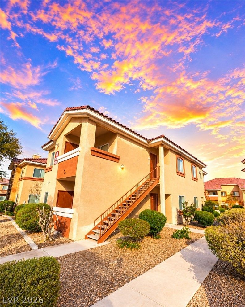 1050 East Cactus Avenue 1074 — photo 1