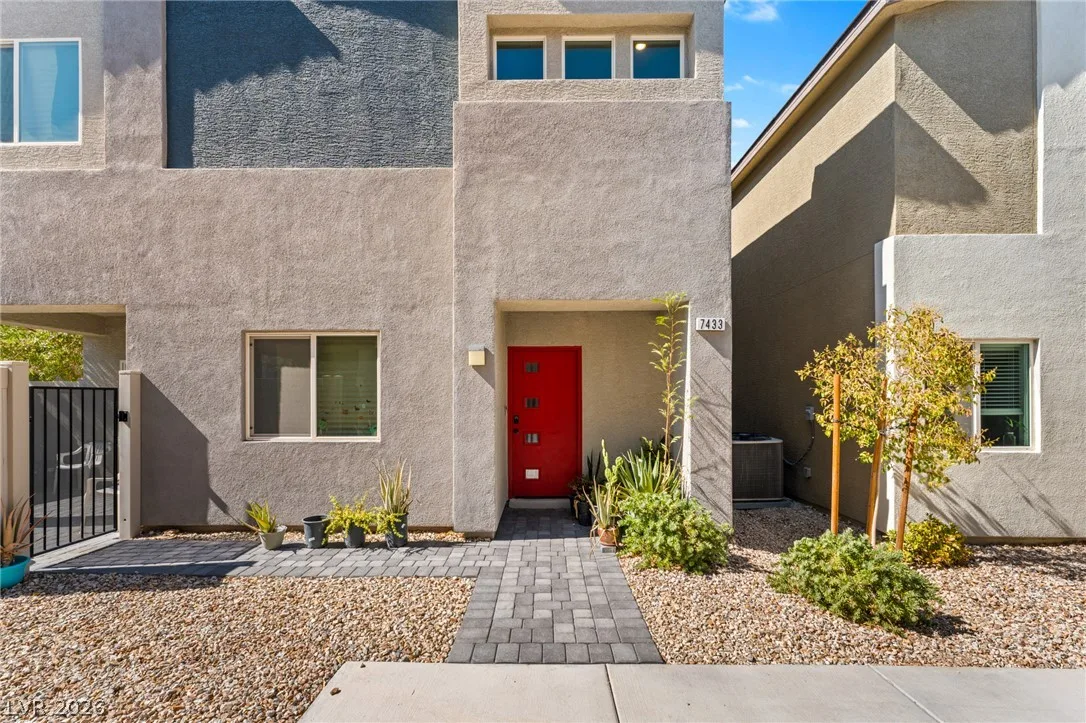 7433 Onyx Star Street — photo 3