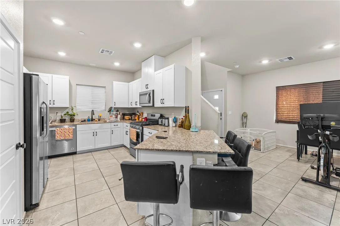 7433 Onyx Star Street — photo 4