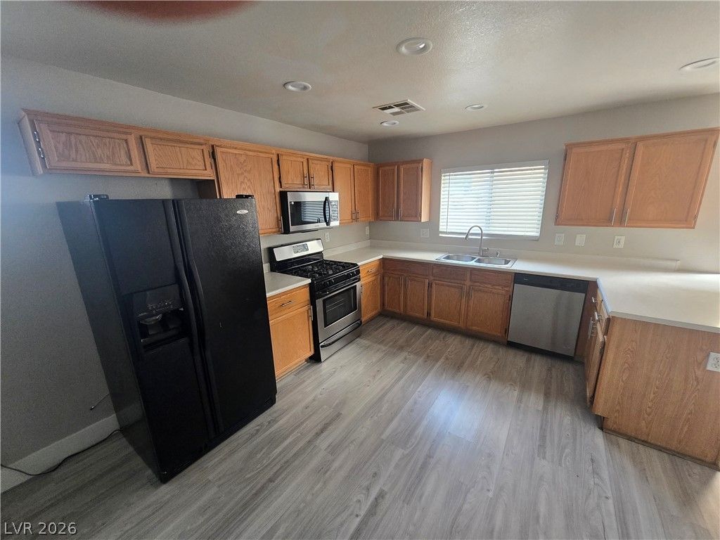 5270 PARADISE SKIES Avenue — photo 2