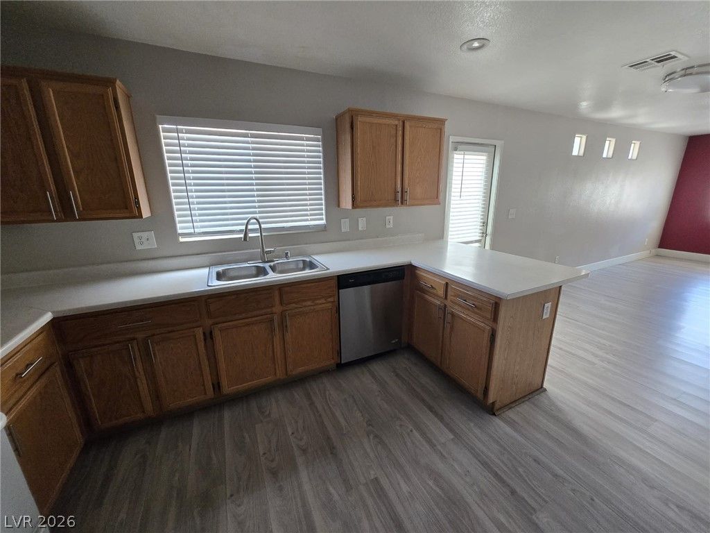 5270 PARADISE SKIES Avenue — photo 3