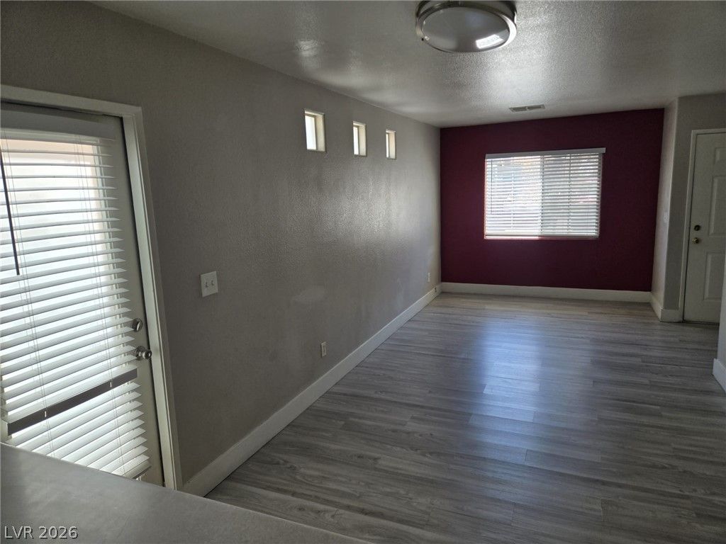 5270 PARADISE SKIES Avenue — photo 5