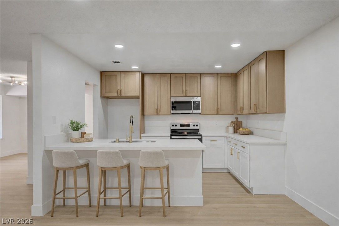 3251 Liahona Way — photo 2 of 22