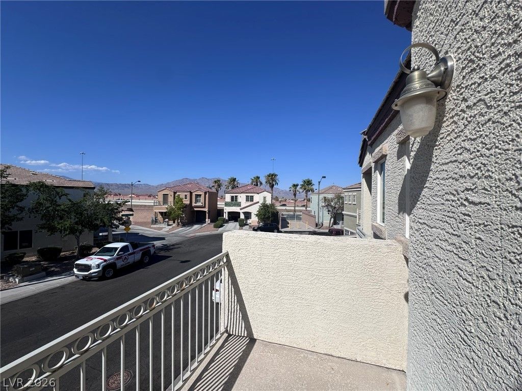 8949 CAREFUL CANVAS Avenue — photo 3