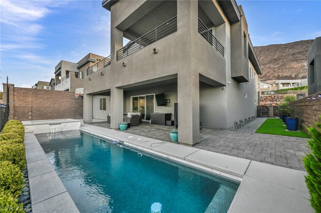 230 Shaded Canyon Drive — photo 2