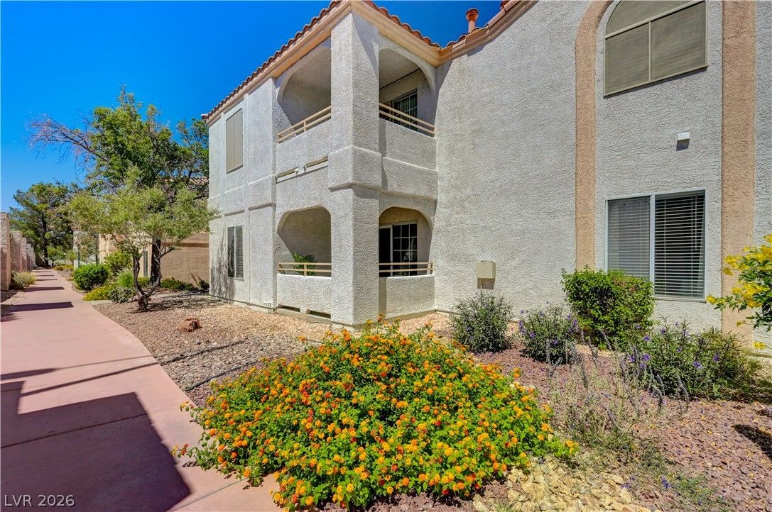 8452 Boseck Drive 166 — photo 4
