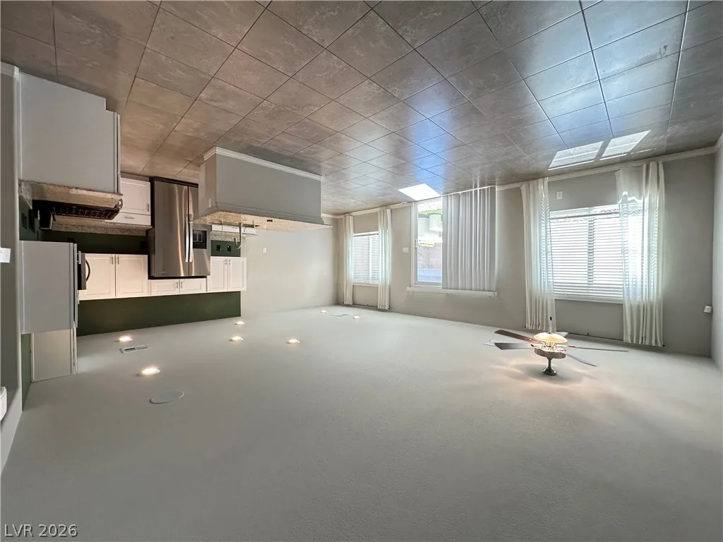 5370 White Butterfly Street — photo 3