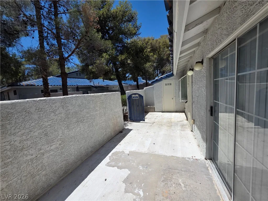 2121 Chertsey Drive D — photo 4