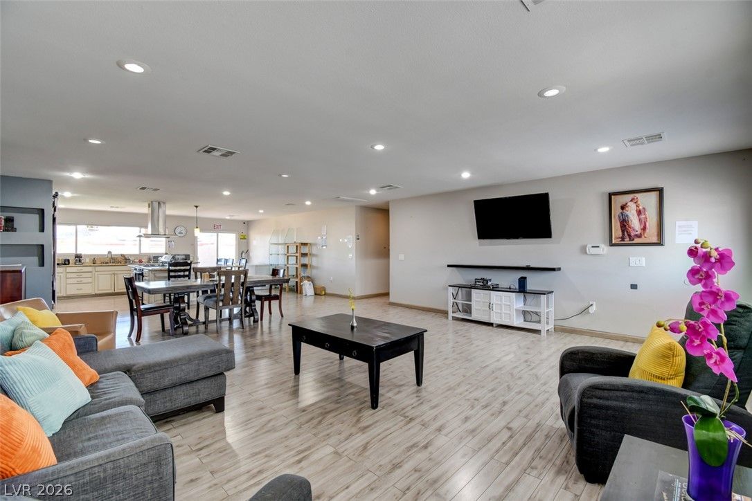 603 Palmhurst Drive — photo 4