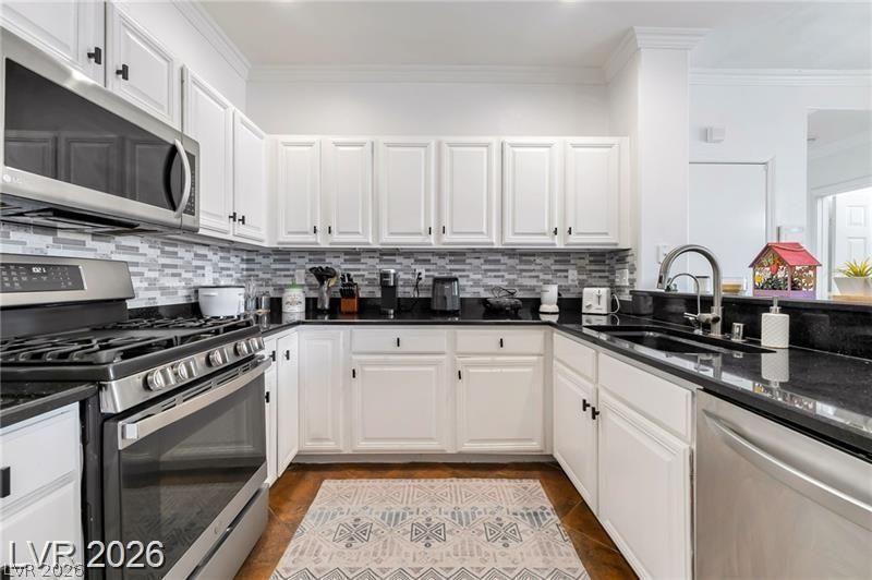 2251 Van Gogh Drive — photo 5