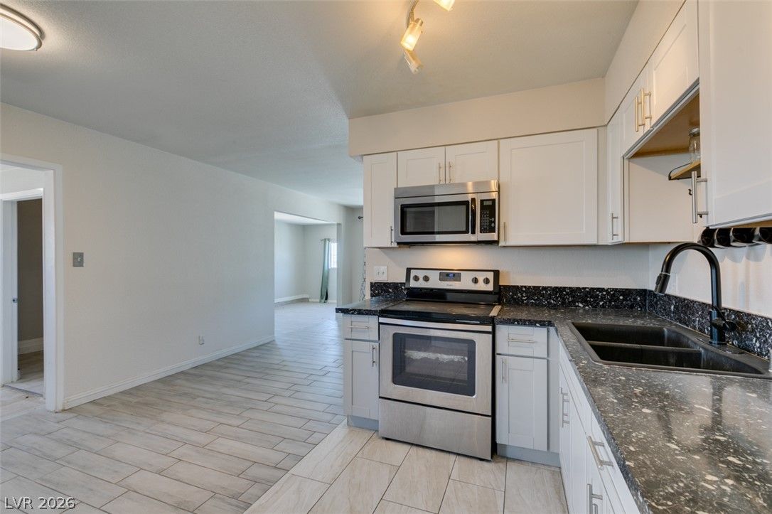 2737 Englestad Street — photo 4