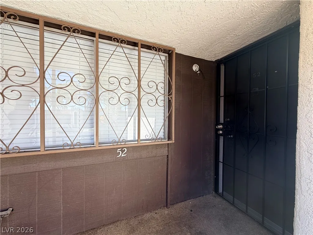 1405 Vegas Valley Drive 52 — photo 2
